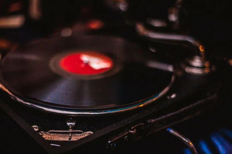 Vinyl Grooves and Ink Lines: Inside the City Pop Ritual That Powers Harada's Studio